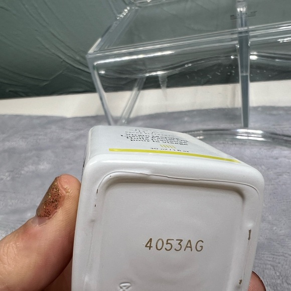 Drunk elephant- virgin Marula luxury facial oil. - Picture 5 of 5